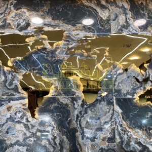 تابلو نقش جهان طلایی بر روی دیوار مرمر تابلو نقش جهان طلایی بر روی دیوار مرمر